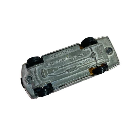 Lot of 10 Assorted Diecast Cars Van Racing Vehicles Toys 1:64 Scale - Picture 12 of 16